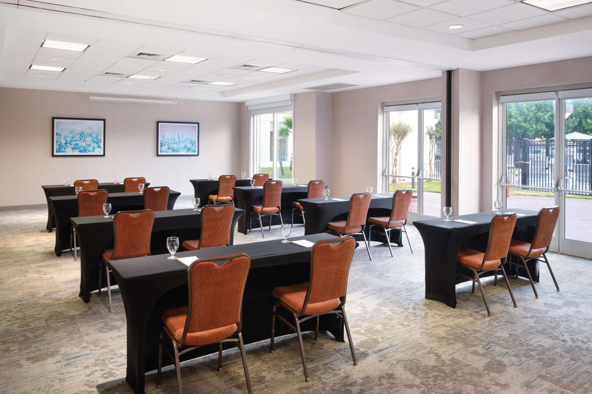 Hilton Garden Inn Houston/Bush Intercontinental Airport Exterior foto